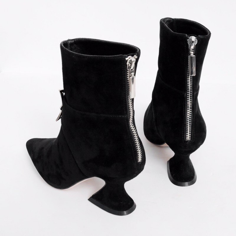Boots da lộn gót dáng móng ngựa