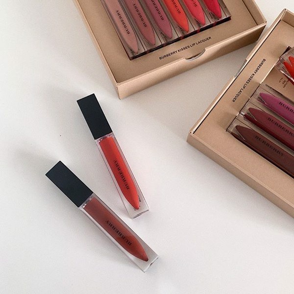 Son Kem Burberry Kisses Lip Lacquer No.45 Dark Russet Màu Đỏ Nâu