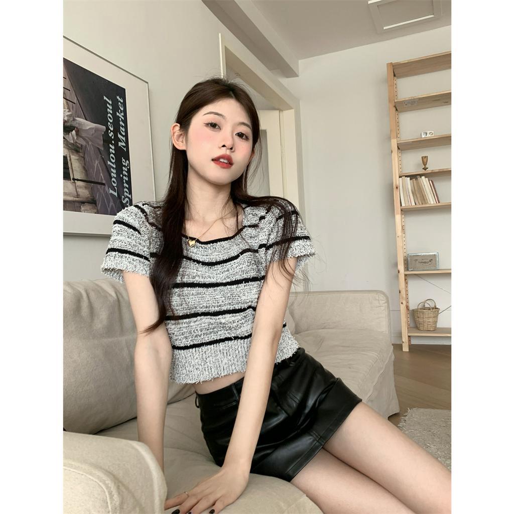 Mới Áo Croptop Dệt Kim Tay Ngắn Cổ Vuông Hoạ Tiết Kẻ Sọc Phong Cách Vintage