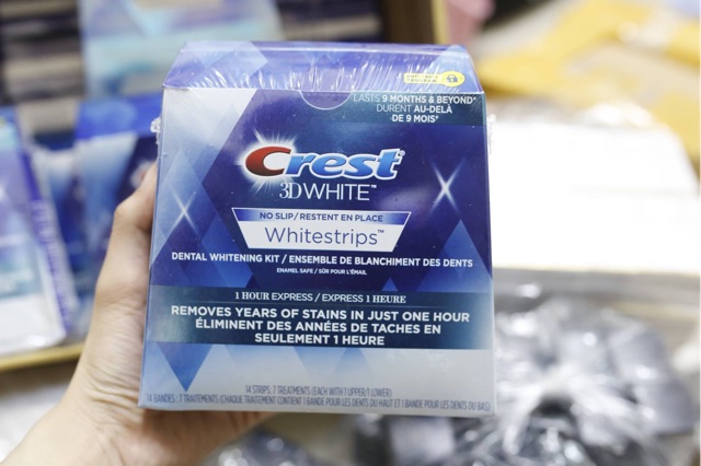 Miếng dán trắng răng Crest 3D whitestrips nguyên hộp