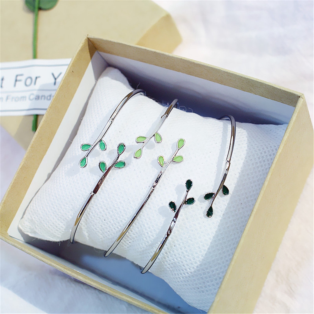 Vòng Tay Mặt Hình Lá Phong Cách Retro Cho Nữ