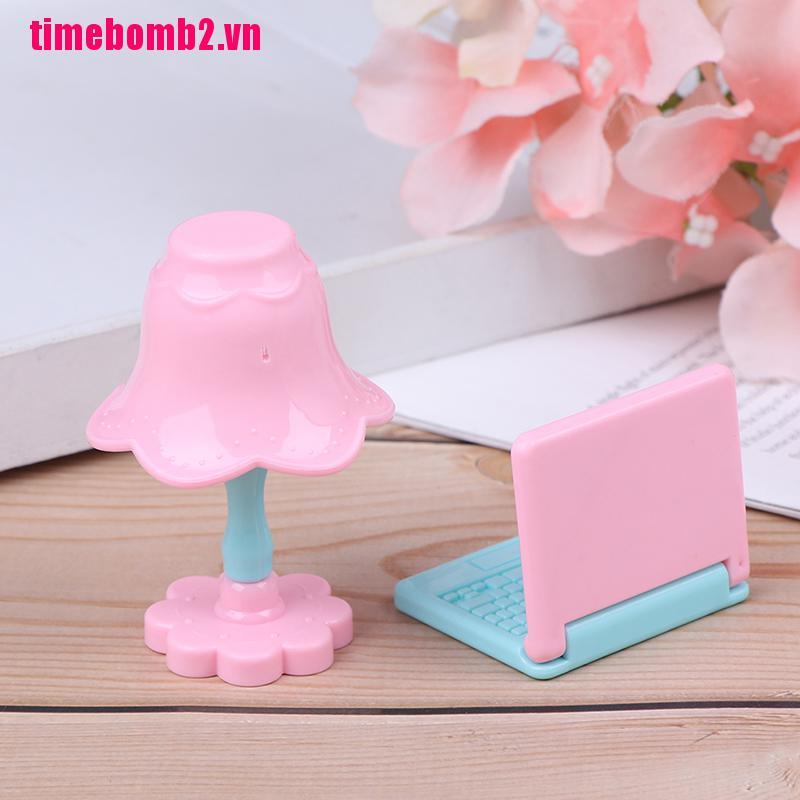 Mô Hình Máy Tính Và Búp Bê Trang Trí Nhà Cửa