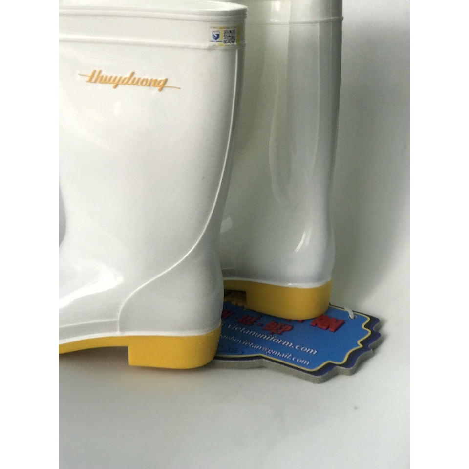 Ủng cao su lội nước  Thùy Dương đế vàng dẻo cao cấp thẳng đứng  không xiên vẹo hàng đẹp thật 100% | BigBuy360 - bigbuy360.vn