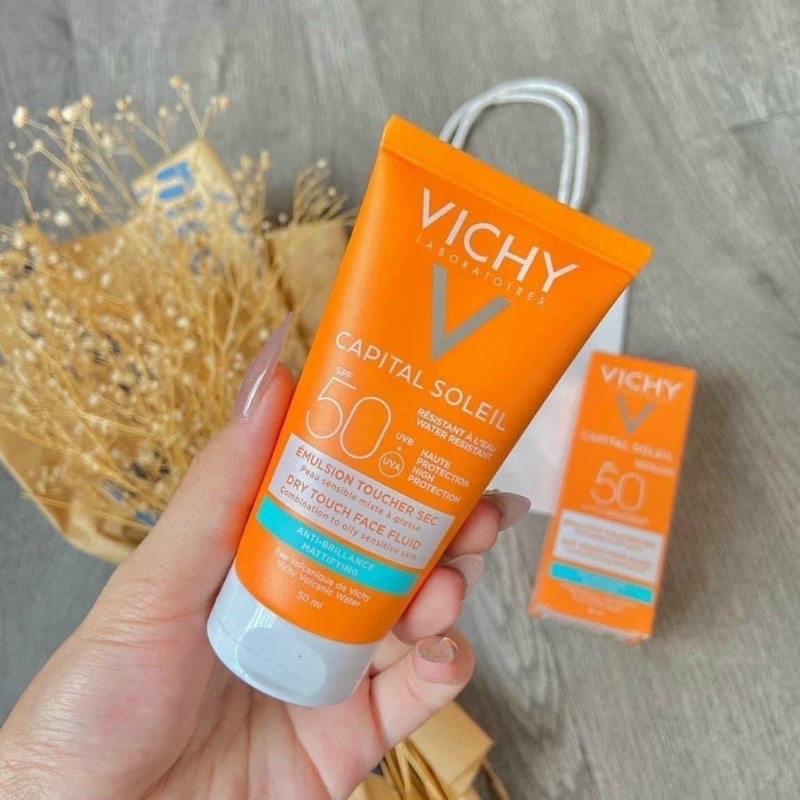 Kem Chống Nắng Vichy Ideal Soleil Bảo Vệ Da Mặt, Không Gây Nhờn Rít SPF50, PA+++ 50ml