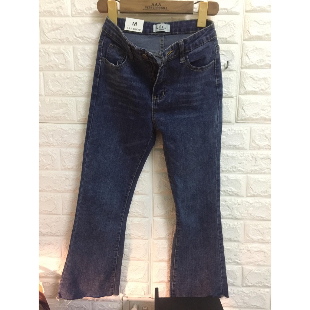 Quần jeans ống loe thời trang