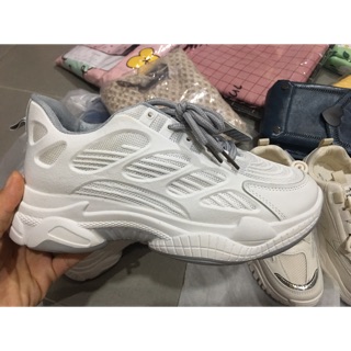 Giày thể thao siêu hot