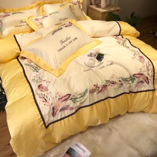 Bộ chăn ga gối lụa silk lông vũ balencina 4 món mẫu mới 2020 -> được chọn màu