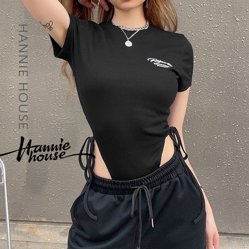  Áo liền quần tay ngắn cổ tròn in chữ thiết kế ôm sát tôn dáng | BigBuy360 - bigbuy360.vn