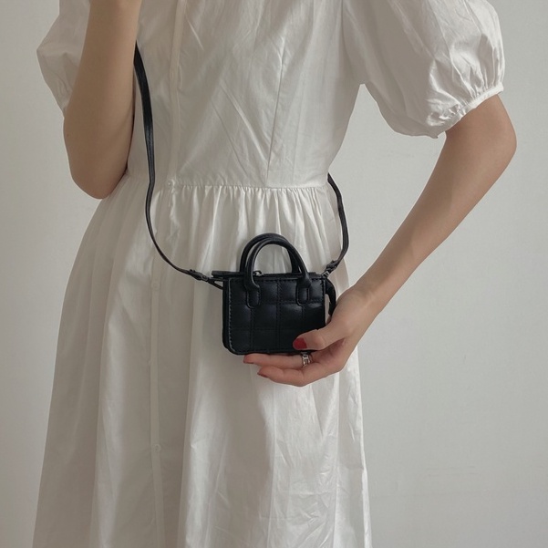 Túi đeo chéo mini bag siêu nhỏ chất liệu da trần trám kèm quai xách xinh xắn