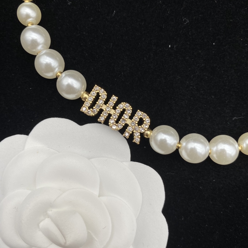 Vòng Tay Ngọc Trai Mặt Chữ Dors Thời Trang Cho Nữ