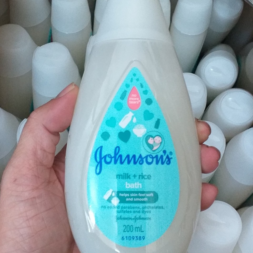 Sữa tắm Johnson's chứa sữa và gạo 200ml