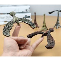 Mô hình tháp Eiffel đại bàng Đậu thăng bằng Giao Màu Ngẫu Nhiên