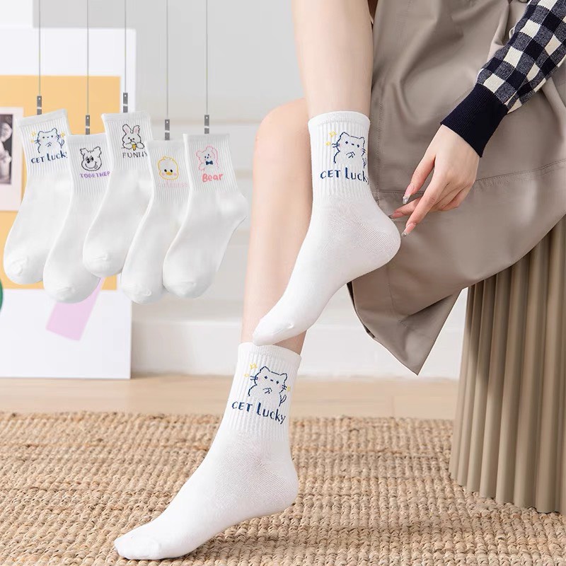 Tất nữ cổ cao màu trắng họa tiết hình con vật họat hình dễ thương, chất liệu thoáng mát, thấm hút mồ hôi