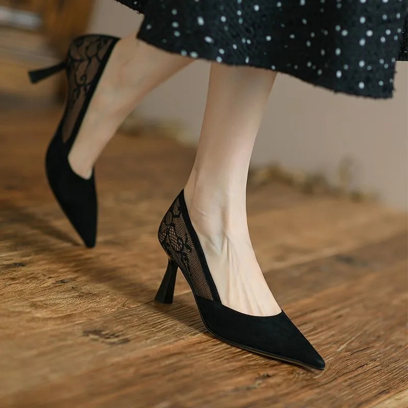 Giày Cao Gót Nữ Mũi Nhọn Màu Đen Phối Ren Thời Trang Quyến Rũ