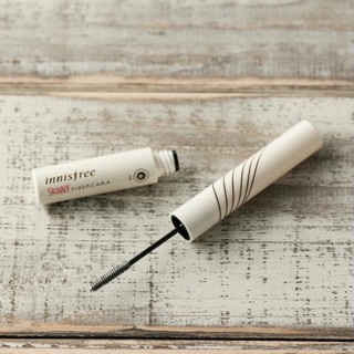 Mascara innisfree siêu cô định mi