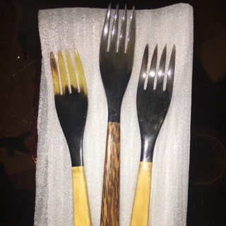 Dĩa sừng cán gỗ