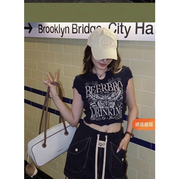 Áo CropTop In Hình Bướm Cuốn Biên