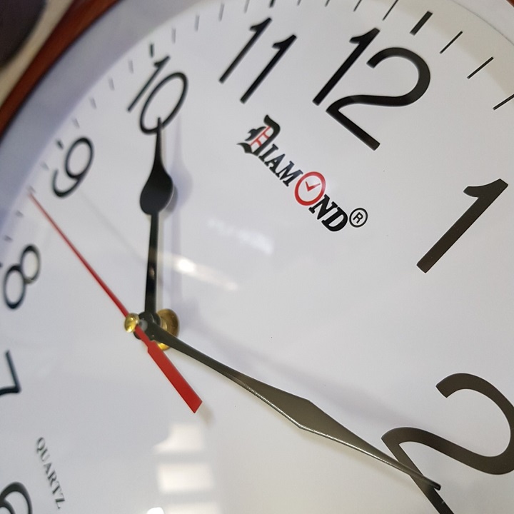 Đồng Hồ Treo Tường Diamond kim trôi 30cm