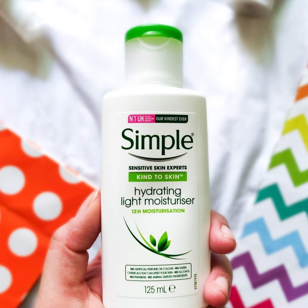 Simple Lotion Dưỡng Ẩm Hydrating Light Moisturiser - Kem dưỡng ẩm Simple Kind To Skin 125ml