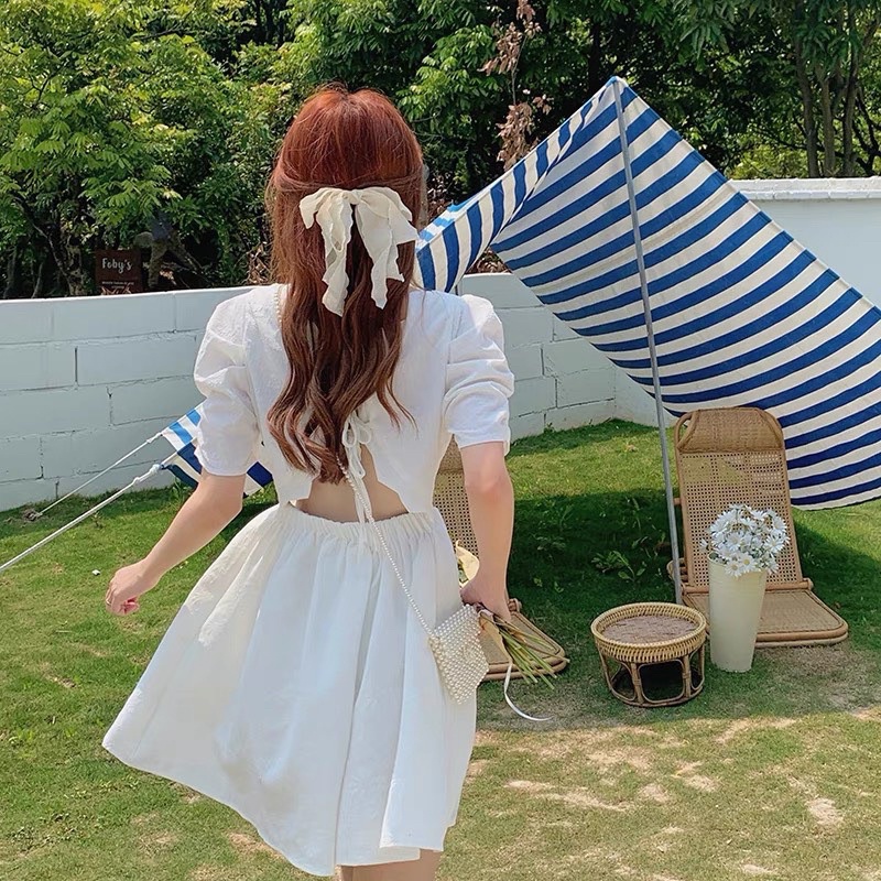 ĐẦM GẤM XỐP CỔ VUÔNG GỢN SÓNG KHOÉT LƯNG