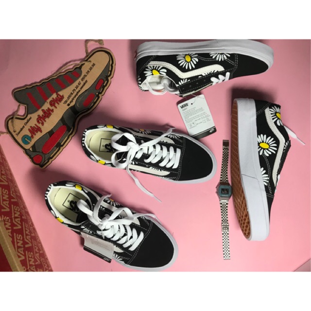 VANS HOA CÚC