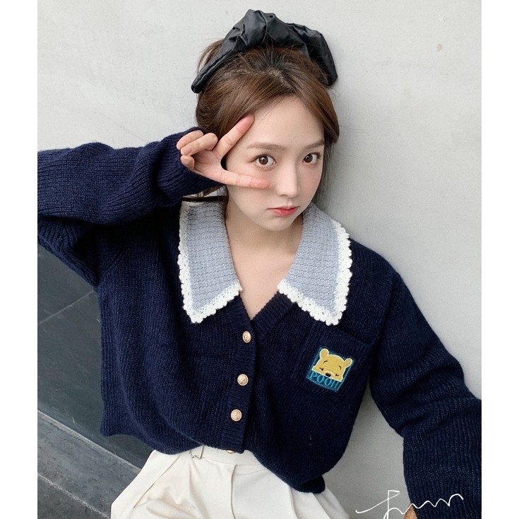 Áo cardigan dệt kim form rộng phối màu in hình gấu Pooh đáng yêu cho nữ | BigBuy360 - bigbuy360.vn