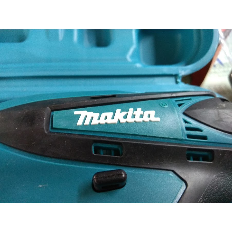 Máy khoan pin 12 vôn DF330DWE Makita Thái lan-chữ makita đúc nổi