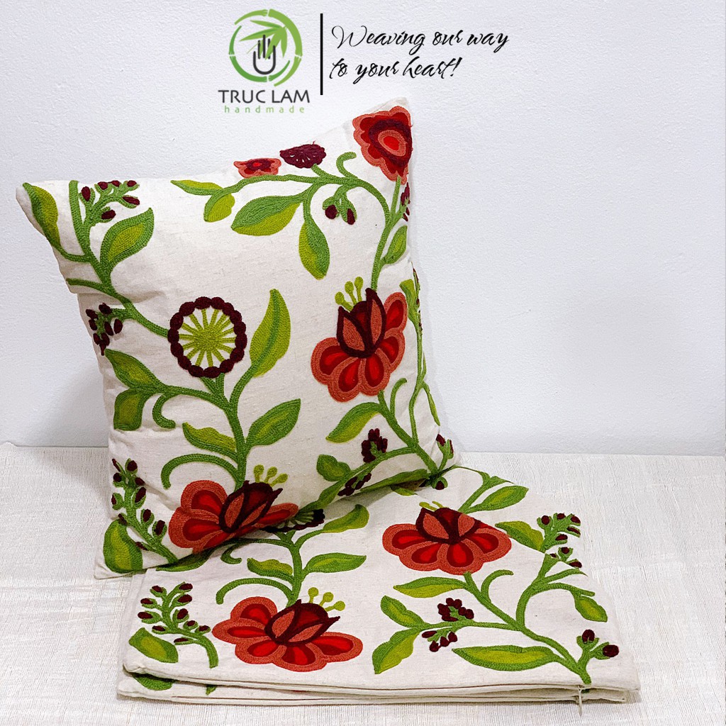 Gối/Vỏ Gối Vuông Tựa Lưng Sofa (45x45) Trang Trí Phòng Vải Linen Thêu Thủ Công Hình Hoa Đỏ Có Nhụy - Trúc Lâm Handmade