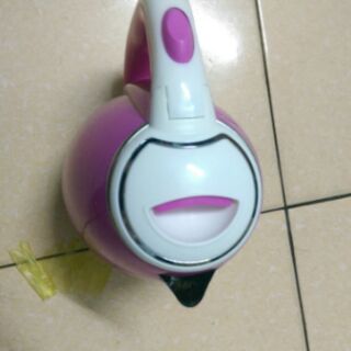 Ấm siêu tốc vỏ nhựa