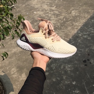 Giày Thể Thao Alpha Bounce màu Sữa