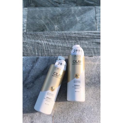 Sữa tắm Olay Vitamin C Optic Glow mới.