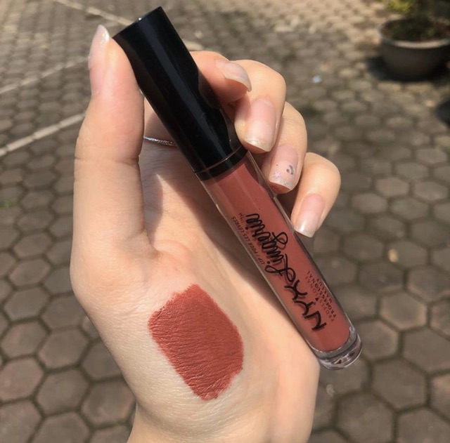 Son kem lì Nyx Lingerie Liquid Lipstick