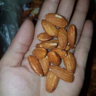 Sỉ 5kg hạnh nhân đã tách vỏ ( đóng gói 500gram)