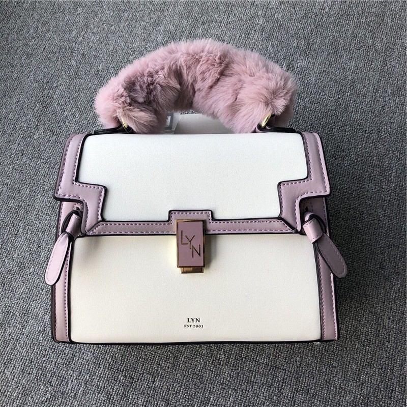 Túi lyn tay cầm lông