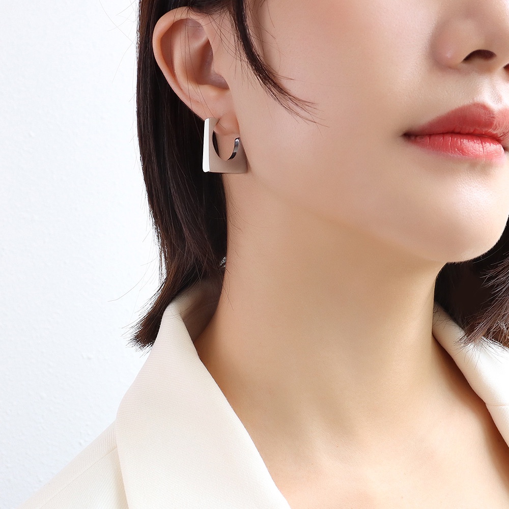 Bông tai hình vuông bằng thép titan mạ vàng 18K phong cách Pháp thời trang