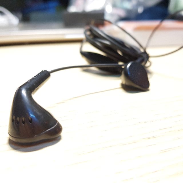 Tai nghe sam-sung s5830 chuẩn zin,có mic,tặng túi da