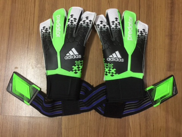 Găng tay thủ môn ADIDAS PREDATOR