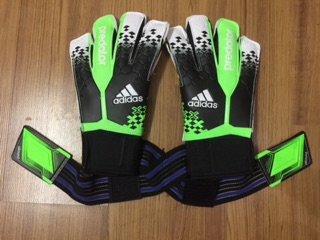 Găng Tay Thủ Môn Adidas Predator Mới 2015, 2016