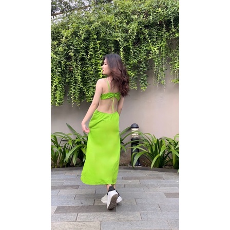 Váy maxi khoét eo đi biển hàng may thiết kế