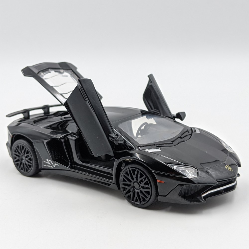 Mô hình siêu xe Lamborghini Aventador LP750-4 SV - tỉ lệ 1:32