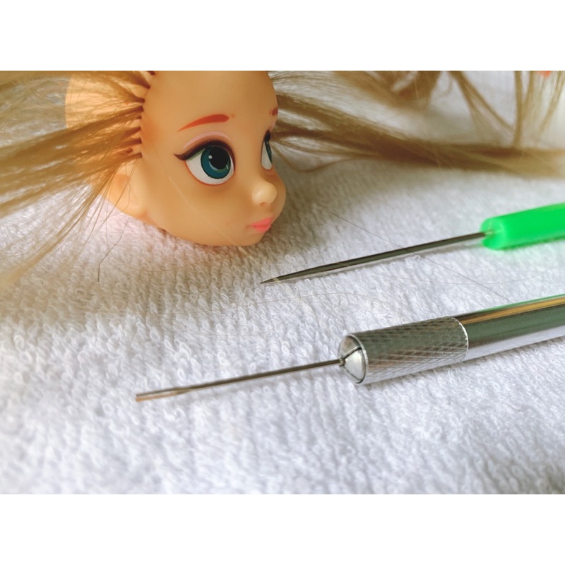 Dụng cụ may tóc búp bê