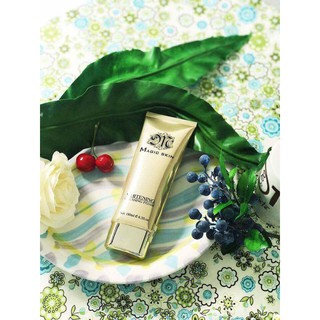 SỮA RỬA MẶT NGỪA MỤN TRẮNG DA MAGIC SKIN