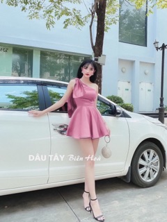 Đầm Hồng lệch vai