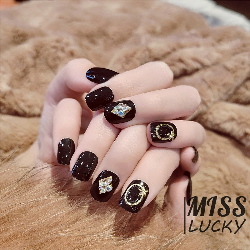 Set 24 Móng Giả Phối Vàng Phong Cách Retro Dành Cho Cô Dâu