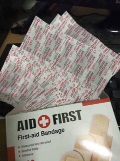 Hộp 100 băng dán y tế cá nhân