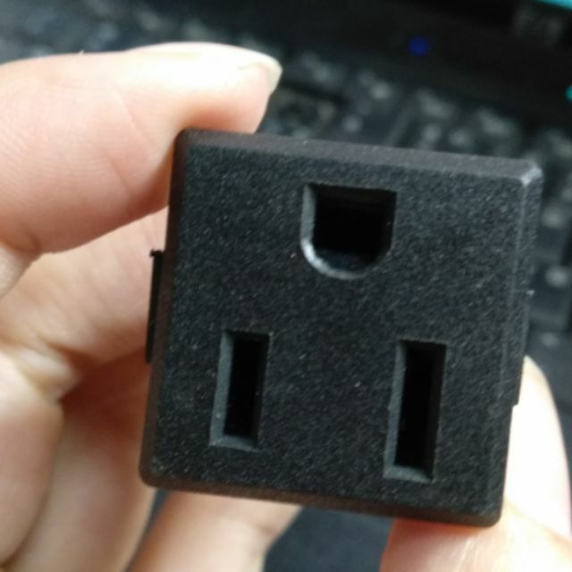 Ổ điện 3 chân