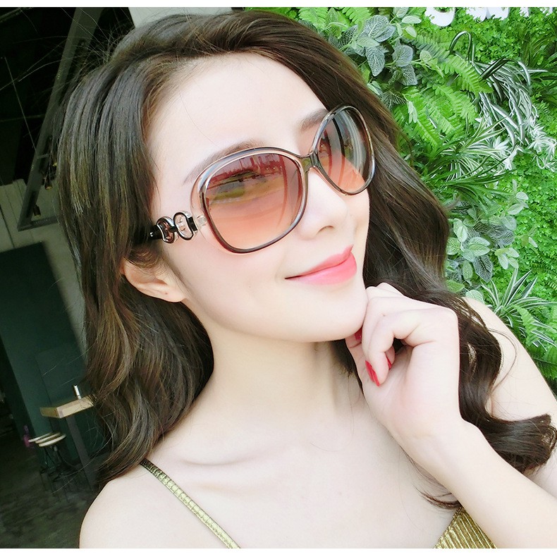 Kính râm thời trang nữ kết cấu ngọc pha lê - RiBi Shop