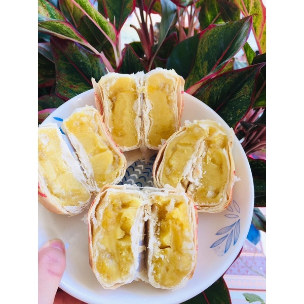 Bánh pía nhân đậu xanh sầu riêng Thành Hương 320gr/cây