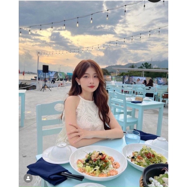 Đầm cổ yếm ren dài