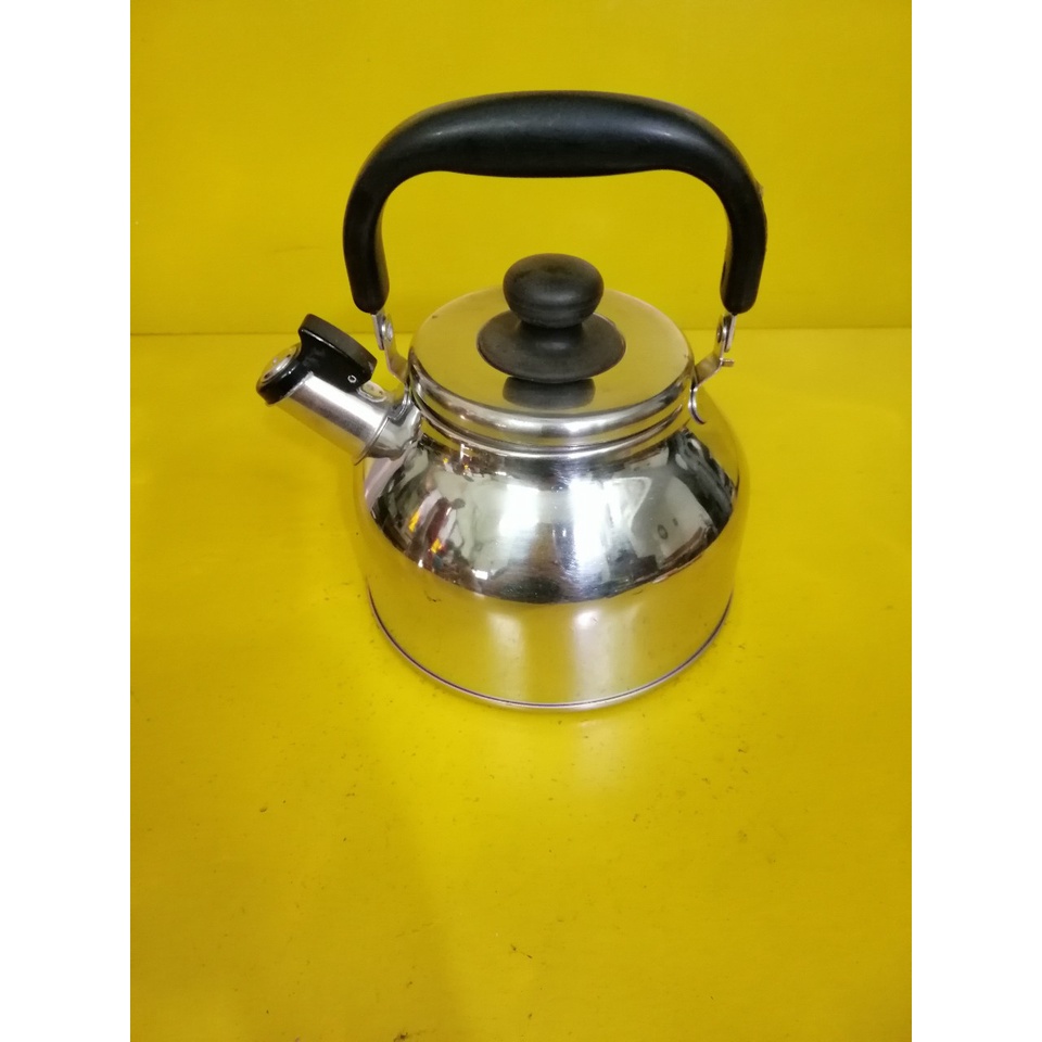 Ấm inox có còi hú nội địa Nhật (made in Japan) (2.6L) (402), Dùng được bếp từ